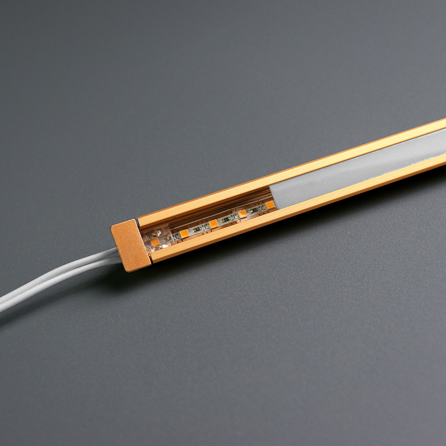 Plug-in Solderless LED Linear Lights
