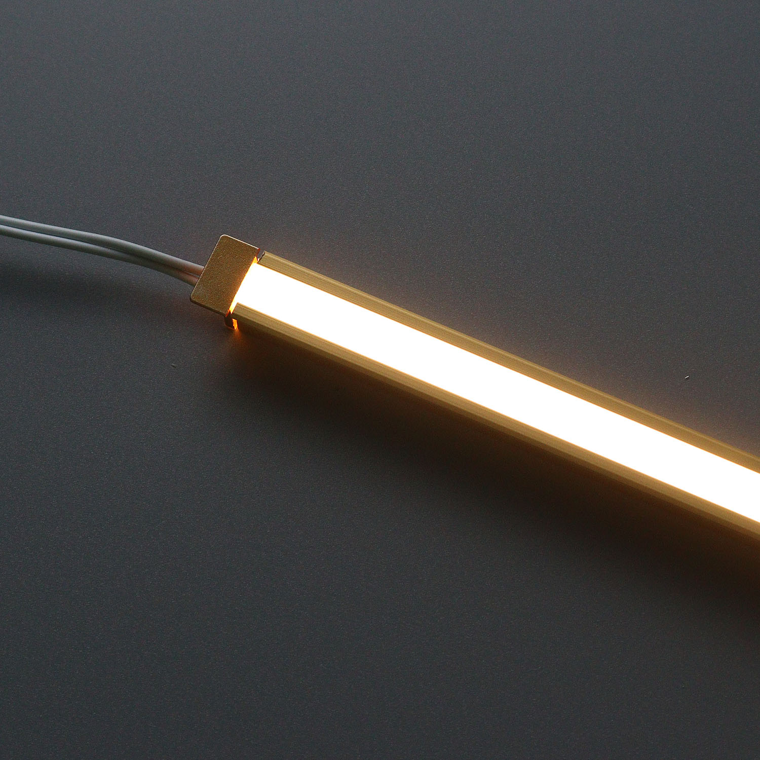 Plug-in Solderless LED Linear Lights